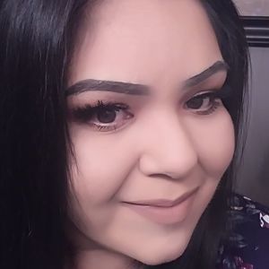 Meet your Posher, Gloria o